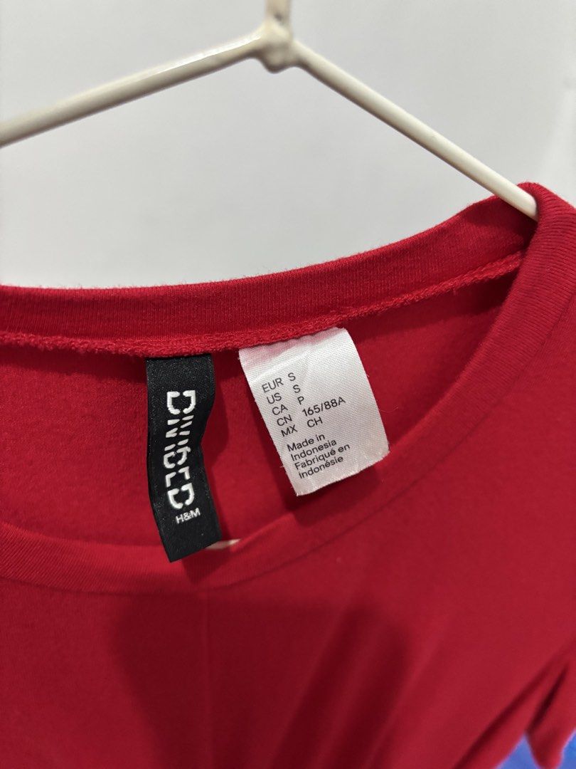 H&M twisted tie knot (Category: Shirts) located in San Fernando. Submitted by _itsmedani (Listing ID 1465229574, Image 2). Description: No flaws/issue Good as new Payment first via gcas/bank transfer.