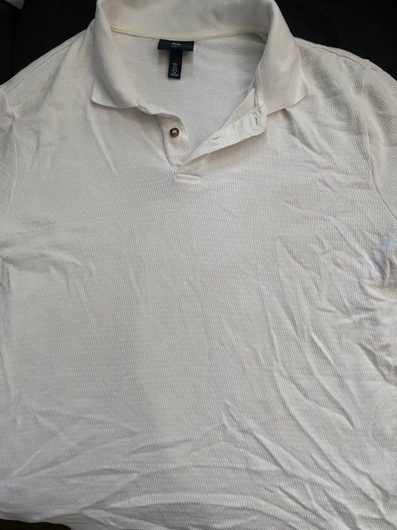 H&M White Polo Shirt (Category: Tshirts & Polo Shirts ) located in Noveleta. Submitted by king_niko_szn (Listing ID 1465208024, Image 1). Description: issues : yellow stains & wrinkles Size : Large Mode of Payment : G cash 500 + SF.