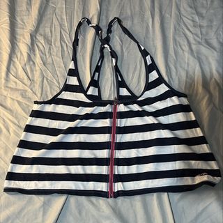 (Category: ) located in . Submitted by Pilarrrrr (Listing ID 1465287434, Image 1). Description: .