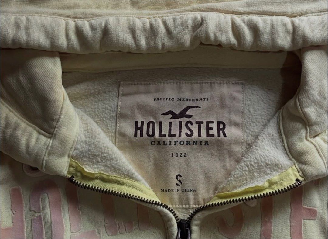 Hollister Yellow Zip Jacket (Category: Coats, Jackets and Outerwear) located in Tarlac. Submitted by blairwaldorf___ (Listing ID 1465256115, Image 3). Description: .