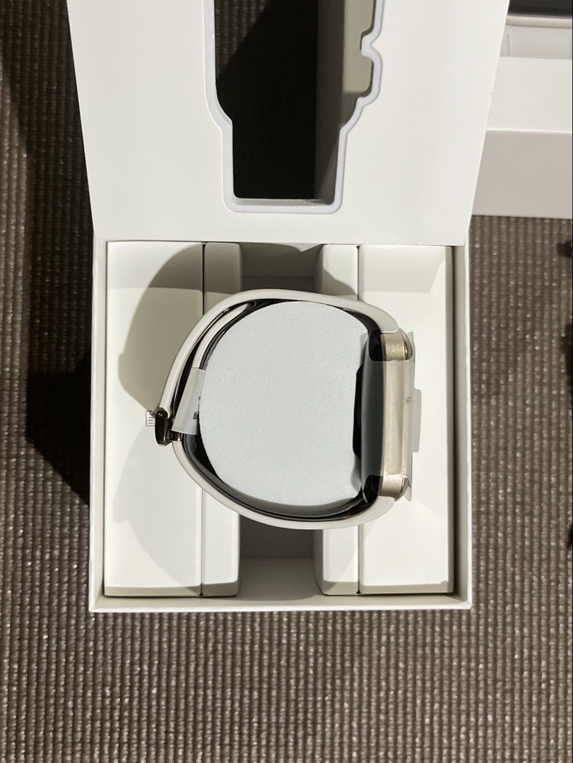 HUAWEI Watch D2 (Category: Wearables & Smart Watches) located in Tacloban City. Submitted by closetclutters (Listing ID 1465315565, Image 2). Description: Original Price: 19,999 Selling for 16.5k only Lightly used. No scratches or dents. No issue, all functions working. Purchased from Huawei official store at Robinsons. With Box and Complete inclusions: extra strap w/ airbag, charger, warranty card and manual. With 1 free strap and 2 free case pu