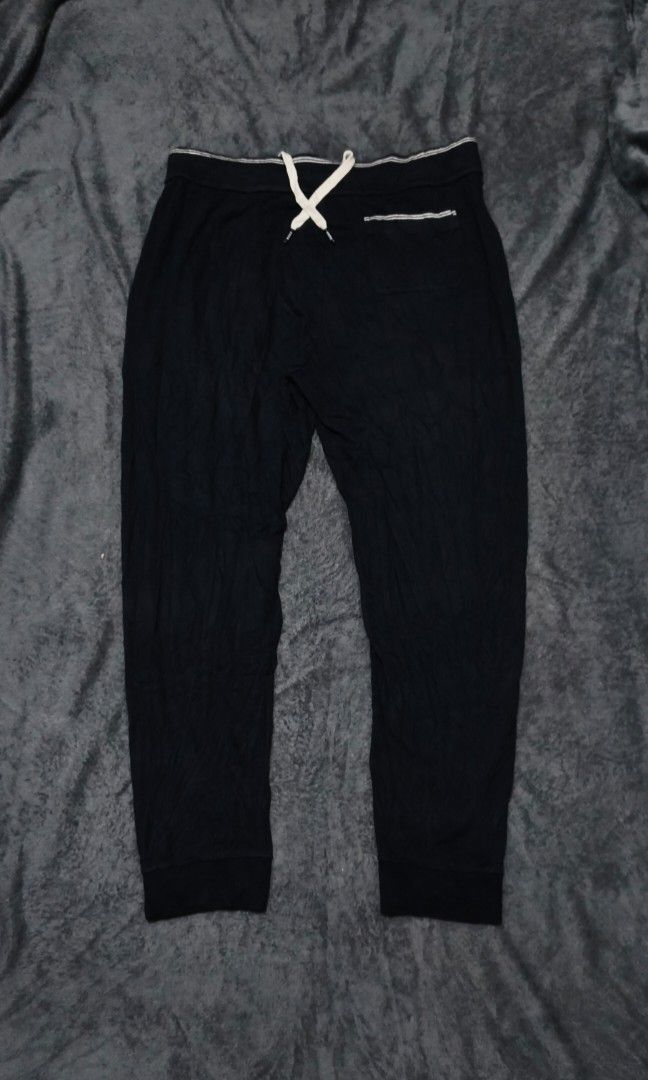 Hugo Boss Sweat Pants (Category: Luxury Apparel) located in Caloocan City. Submitted by cogeothriftapparel (Listing ID 1465298226, Image 3). Description: BOSS BY HUGO BOSS MENS LOUNGE SWEATPANTS Featuring an elastic waistband with a white drawstring and the signature BOSS logo on the upper left leg ‎Materials: Luxury Cotton ‎ ‎‎Size in inches: ‎ ‎Waist: 32 relax stretch to 34 ‎ ‎Lenght: 39 leg opening: 6 ‎ ‎Condition: Excellent ‎ ‎Price: 899 Free