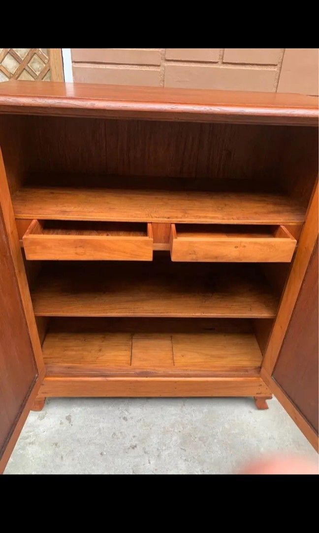 Ilocos Comoda orig, made solid narra bone inlay (Category: Shelves, Cabinets & Racks) located in Manila. Submitted by carmelites36250 (Listing ID 1465211296, Image 2). Description: Comoda Ilocos Comoda ❤inlay solid narra wood fully refurbish/varnish ready to use Price-24000.