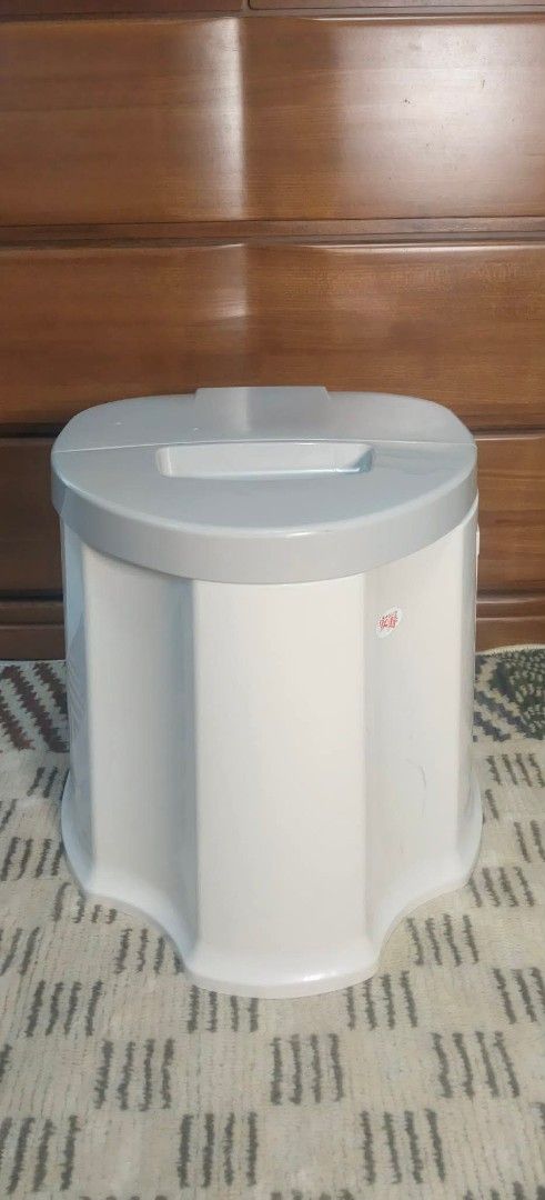 Imported from Japan portable toilet (Category: Bathroom & Kitchen Fixtures) located in Valenzuela. Submitted by se_japansurplus (Listing ID 1465353369, Image 3). Description: 🔥🔥IMPORTED FROM JAPAN‼️ PORTABLE TOILET🔥🔥 🎌GOOD FOR ELDERLY/PREGNANT AND DISABLED 🎌WITH TISSUE HOLDER NO ISSUE✅ IN GOOD CONDITION.
