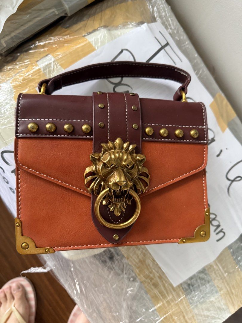 IMPORTED SLING BAG (Category: Cross-body Bags) located in Pasig City. Submitted by stringkits (Listing ID 1465380734, Image 1). Description: GOOD CONDITION IMPORTED PICK UP LOCATION COFFEE BEAN SAPPHIRE ROAD ORTIGAS .