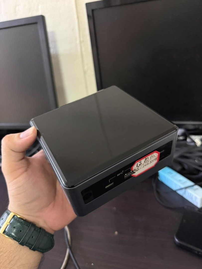 Intel nuc PC (Category: Desktops) located in Manila. Submitted by happyearth.953a15 (Listing ID 1465379994, Image 2). Description: Intel nuc PC I3 10th gen Intel UHD Graphics 8gb ram 120gb ssd Windows 11 pro OS Unit with power adapter 💸💸 8,000 Location: San Andres bukid manila Pick up or deliver.