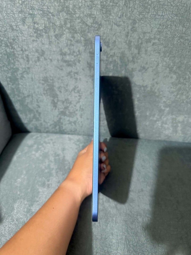 Ipad 11 Gen A16 (Category: iPad) located in Manila. Submitted by sh4nghaixt (Listing ID 1465196999, Image 2). Description: Ipad 11th Gen 16 128gb 3 mos. old RFS: Di na ginagamit Bought sa Power Mac with receipt Complete box & charger NO ISSUE.