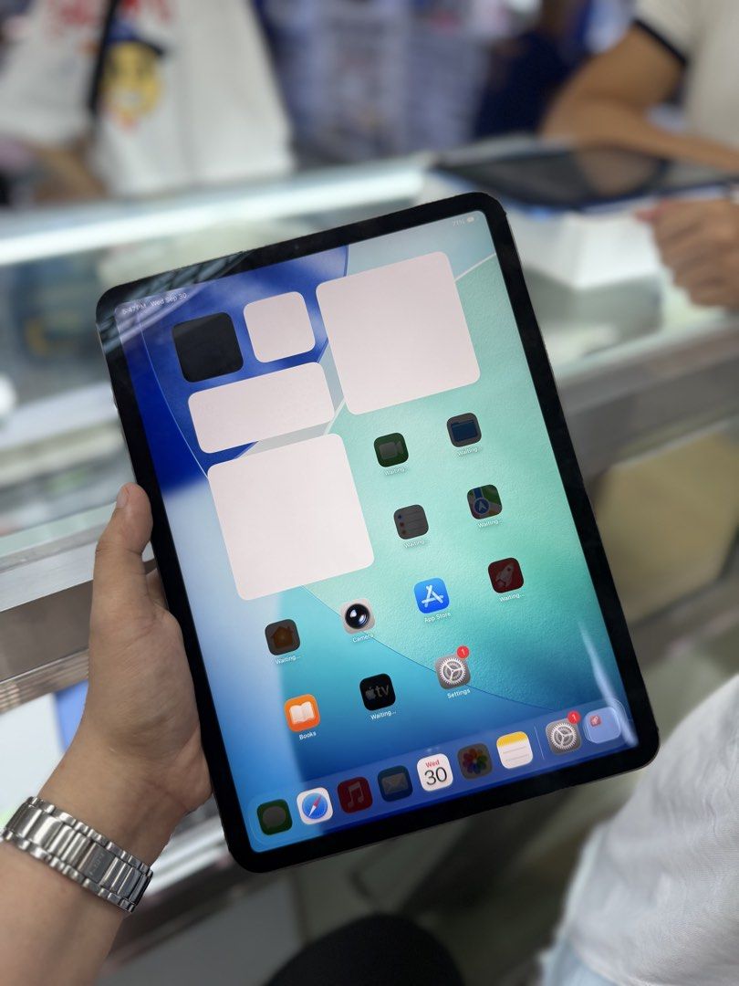Ipad Pro 2020 256GB wifi + cellular no issues openline (Category: iPad) located in San Juan City. Submitted by najihahtelecomshop2018 (Listing ID 1465199707, Image 3). Description: Legit Store | Original unit FOR SALE | TRADE / SWAP ▫️INSTALLMENT thru: 🔸Credit Card (straight / installment) 🔸Ggives / Gcredit + 6% interest 🔸Spay Later + 6% interest (RFS: Buy and Sell any kinds of Gadgets) Description: Ipad Pro 2020 256GB ( other GB are also avai