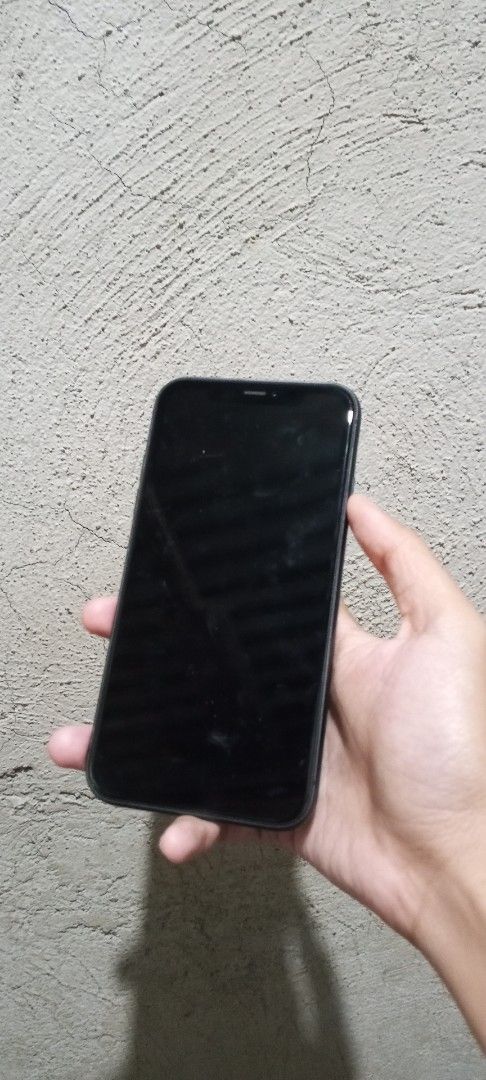 Iphone 11 (Category: iPhone 11 Series) located in Manila. Submitted by jazz_02 (Listing ID 1465297784, Image 3). Description: FS Iphone 11 128gb‼️ No issue iOS 26 83batt health ZP/A variant With original box Pm sa price‼️.