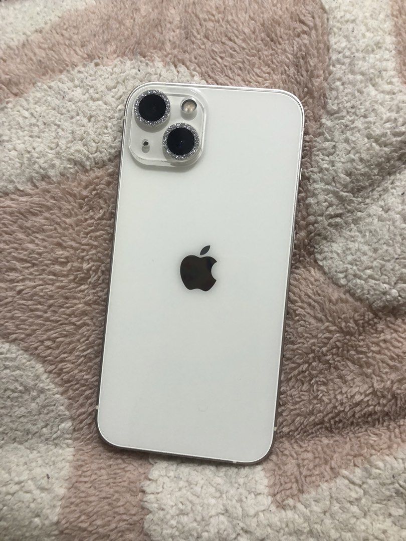 Iphone 13 (Category: iPhone 13 Series) located in Cavite. Submitted by Babylovess18 (Listing ID 1465265649, Image 1). Description: - Excellent overall condition as seen in photos -Well-maintained item ready to use - Fast shipping available nationwide Iphone 13 128gb - white color NO ISSUE .
