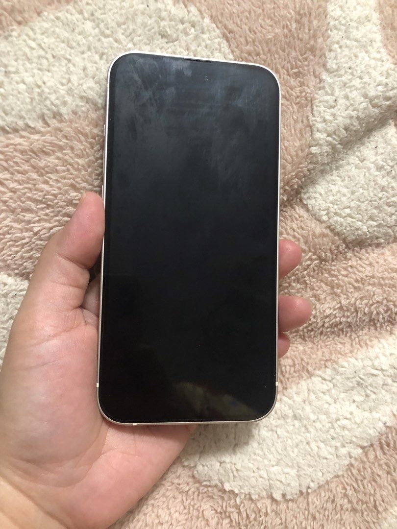 Iphone 13 (Category: iPhone 13 Series) located in Cavite. Submitted by Babylovess18 (Listing ID 1465265649, Image 3). Description: - Excellent overall condition as seen in photos -Well-maintained item ready to use - Fast shipping available nationwide Iphone 13 128gb - white color NO ISSUE .