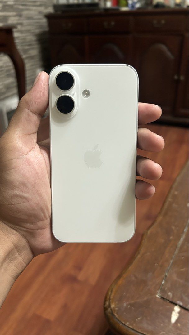 iPhone 16 128 gb (Category: iPhone 16 Series) located in Las Pinas. Submitted by onel__ (Listing ID 1465367263, Image 1). Description: .