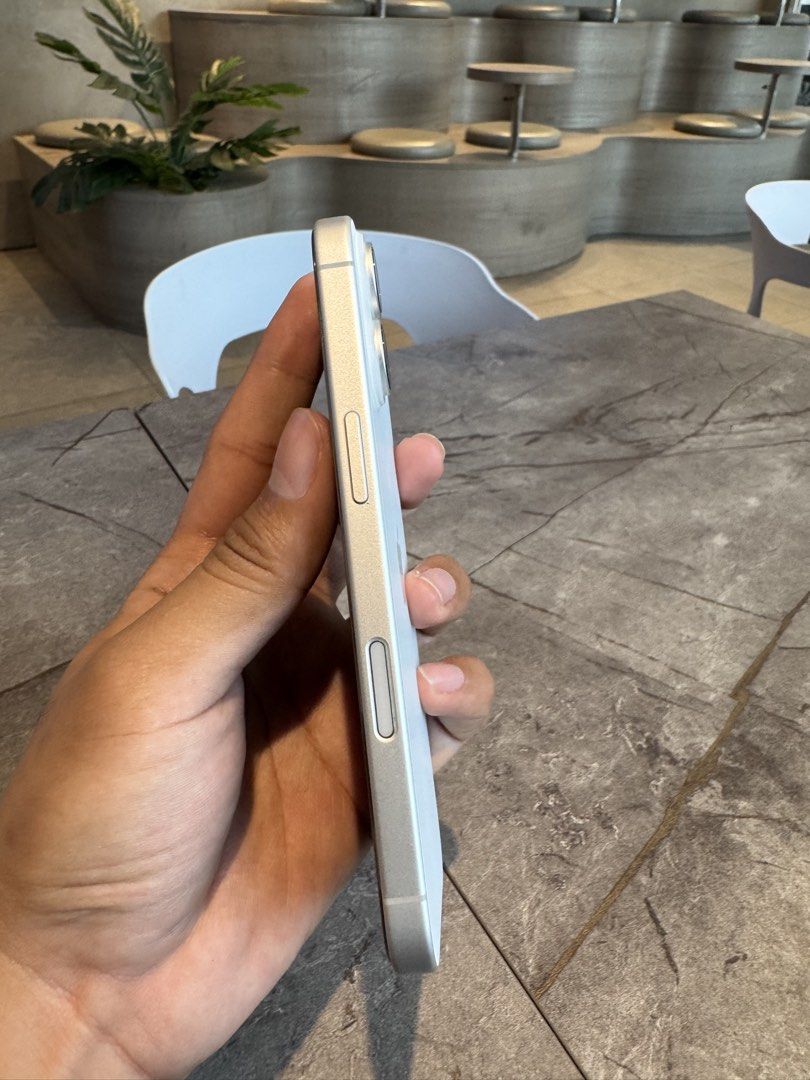 iPhone 17 (Category: iPhone 17 Series) located in Manila. Submitted by malgadgetzoneph (Listing ID 1465226206, Image 2). Description: 📱 FOR SALE | iPhone 17 256GB (White) Upgrade to the latest iPhone with confidence. Device Details • Color: White • Storage: 256GB • Battery Health: 100% • Cycle Count: 105 • Expired Warranty • NTC Approved 🇵🇭 • No SIM Restriction • Good Condition • No History of Repair • Thoroughly inspected — check all you want