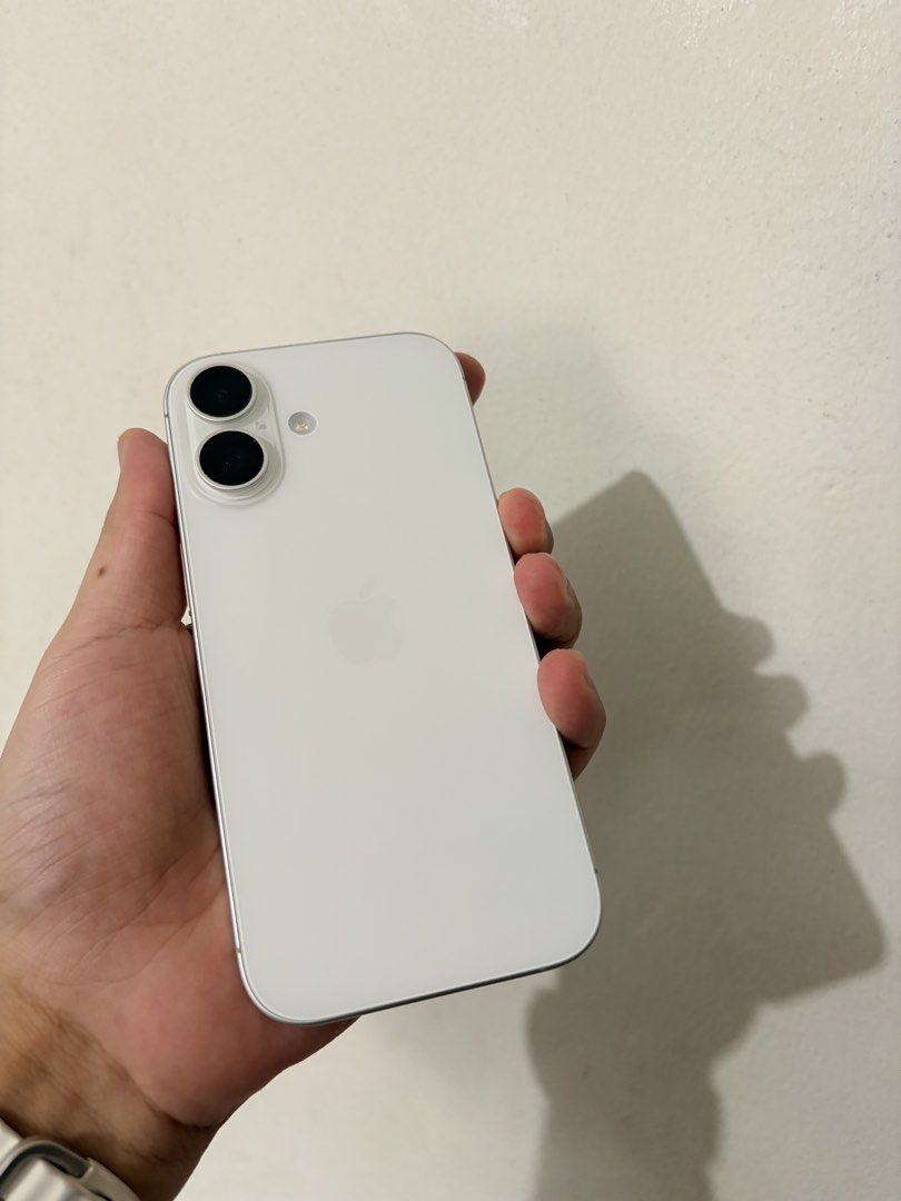 iPhone 17 256GB (Category: iPhone 17 Series) located in Manila. Submitted by cosmichawk.c76ede (Listing ID 1465305724, Image 3). Description: FOR SALE ONLY.