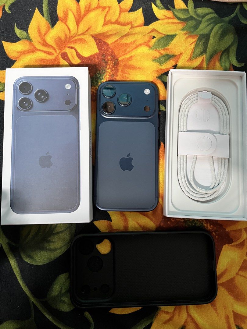 Iphone 17 pro 256gb (Category: iPhone 17 Series) located in Manila. Submitted by christianl45257 (Listing ID 1465185919, Image 1). Description: Forsale or forswap Iphone 17 pro Deep blue 256gb Factory unlock Anysim Local variant 4X/A 100% bh 58cc Under warranty july 2027 No issue makinis na makinis No dents No scratches Inclusion Rep,box and cord Unit Case Loc. Valenzuela open for meet up to sm grand or sm sangandaan.