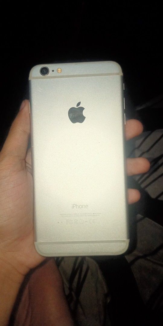 iPhone 6 Plus defective for parts only (Category: iPhone 6 Series) located in Dasmarinas. Submitted by kyan_collections (Listing ID 1465246673, Image 2). Description: 64 gb po ang storage ₱450 nalang rush issues: icloud lock home button not working volume buttons not working .