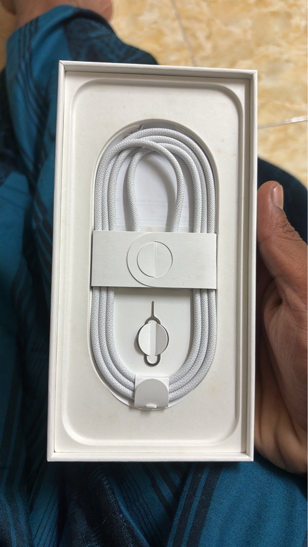 IPHONE CABLE (Category: Chargers & Cables) located in Skudai. Submitted by zakwanlbs (Listing ID 1465179028, Image 1). Description: .