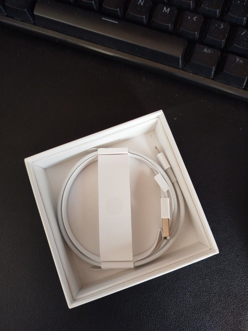 Iphone lightning charger original 🔥 (Category: Chargers & Cables) located in Naga. Submitted by jea1991 (Listing ID 1465322856, Image 1). Description: .