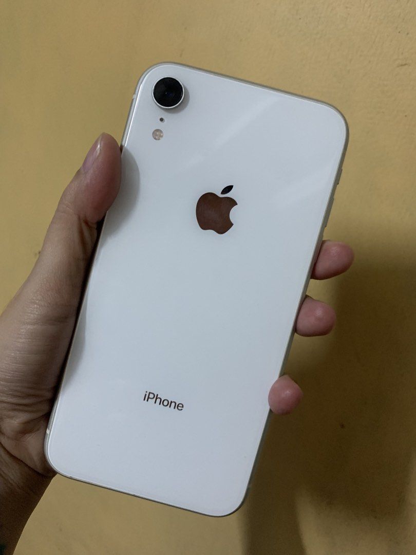Iphone XR - Open line (Category: iPhone X Series) located in Quezon City. Submitted by azil018 (Listing ID 1465186858, Image 1). Description: No history of repair Selling my iphone xr which I bought as well here sa carousell years ago but still good. May black line sya and white (see last photos) sa screen but the body still presentable Price is nego for sure buyer PM me for add info .