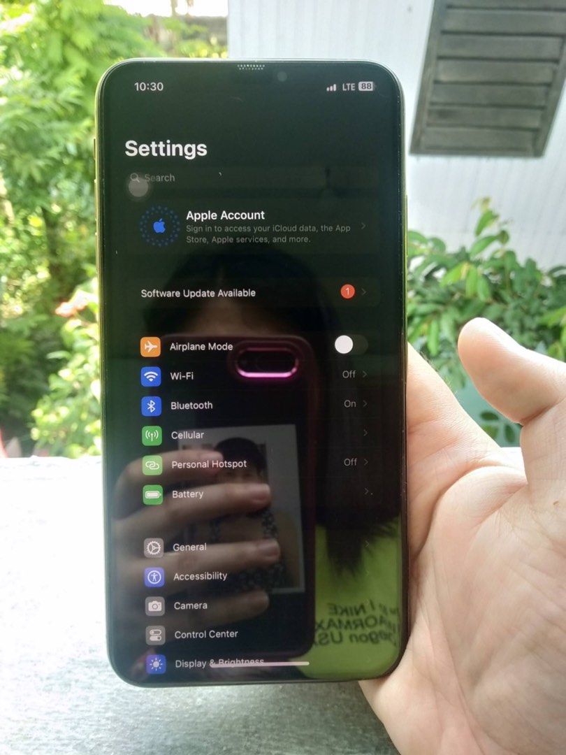 Iphone Xs Max (Category: iPhone X Series) located in Pasig City. Submitted by juliewong09 (Listing ID 1465188647, Image 1). Description: Rush!! Iphone Xs Max 64gb Batt health: 100% No icloud issue, No sim restriction Issue: No face id, replaced battery Loc. Pasig.