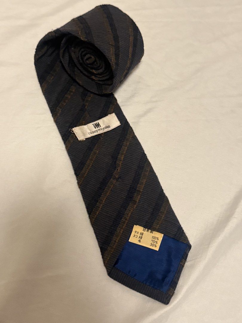 Issey Miyake vintage neck tie (Category: Ties) located in Cavite. Submitted by _solidolo (Listing ID 1465300042, Image 2). Description: still in pristine condition .