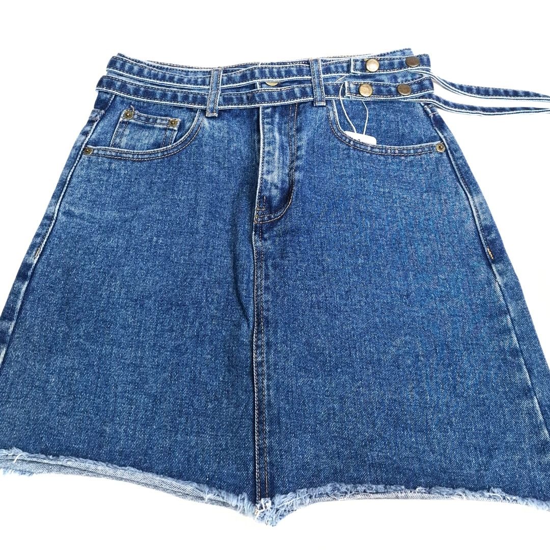 iSTYLE STUDIO skirt (Category: Skirts) located in Baguio. Submitted by a.ugustt (Listing ID 1465263560, Image 1). Description: 25-26 | L: 16.5" hard denim | blue not stretchable | high-waisted.