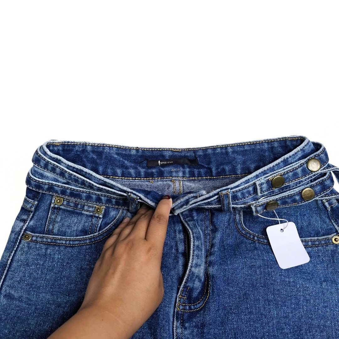 iSTYLE STUDIO skirt (Category: Skirts) located in Baguio. Submitted by a.ugustt (Listing ID 1465263560, Image 2). Description: 25-26 | L: 16.5" hard denim | blue not stretchable | high-waisted.
