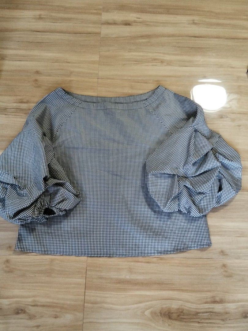 Izabel gingham blouse 3/4 balloon sleeve (Category: Blouses) located in Calasiao. Submitted by alluringvenus.thriftshop (Listing ID 1465256590, Image 3). Description: very good condition brand new never been used.