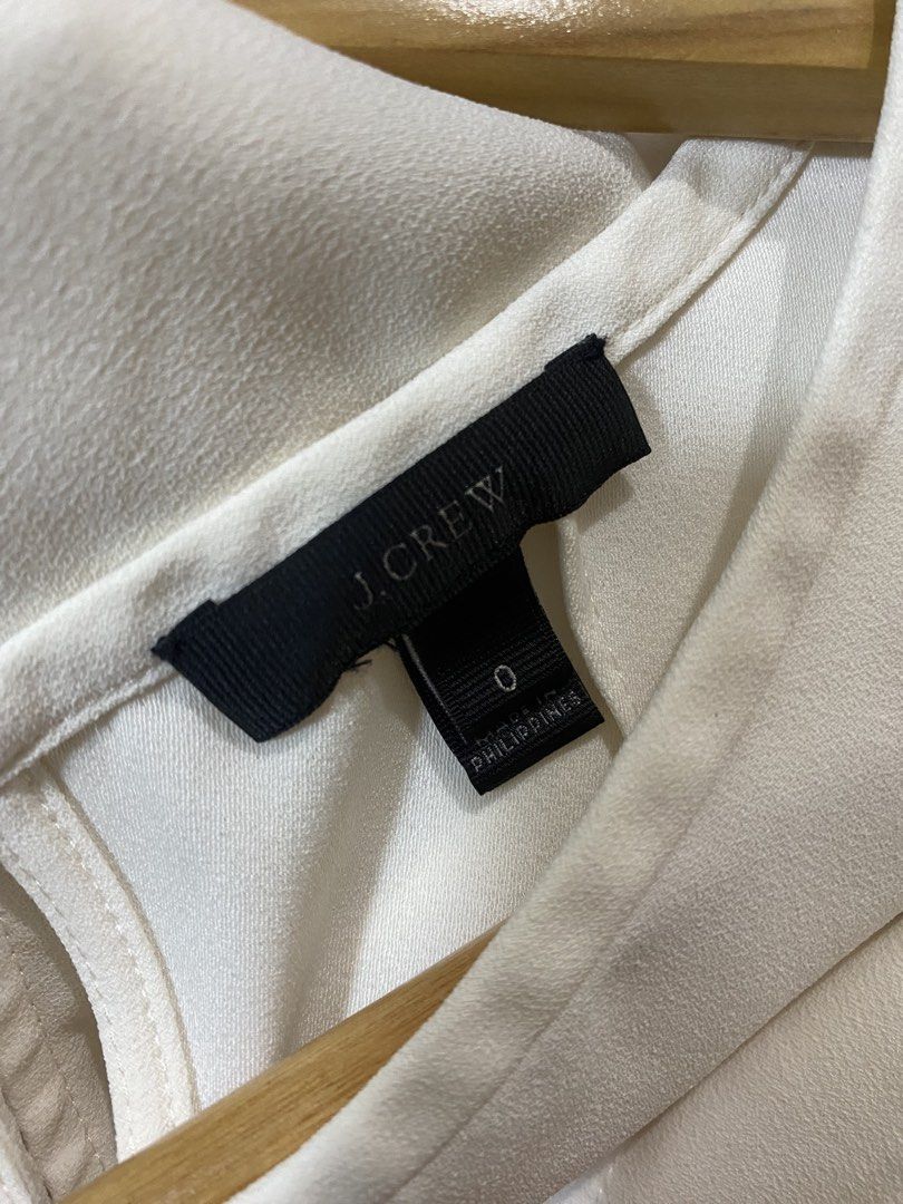 J Crew White Ruffled Sleeve Top (Category: Longsleeves) located in Mabalacat. Submitted by calmrabbit.ae2127 (Listing ID 1465187356, Image 3). Description: .