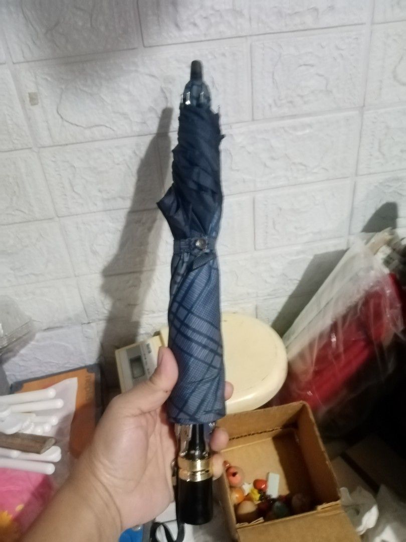 Japan umbrella (Category: Umbrellas) located in Caloocan City. Submitted by highlanderstore (Listing ID 1465171543, Image 1). Description: .