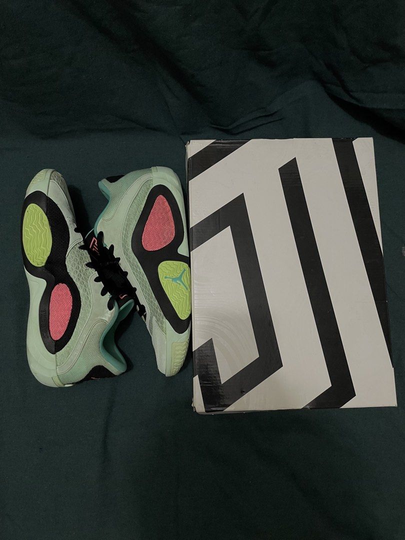 Jayson Tatum 2 PF "Mint Foam" (Category: Sneakers) located in Manila. Submitted by parengjeyflips (Listing ID 1465267390, Image 3). Description: - Used but still wearable - Issues on box - Negotiable.