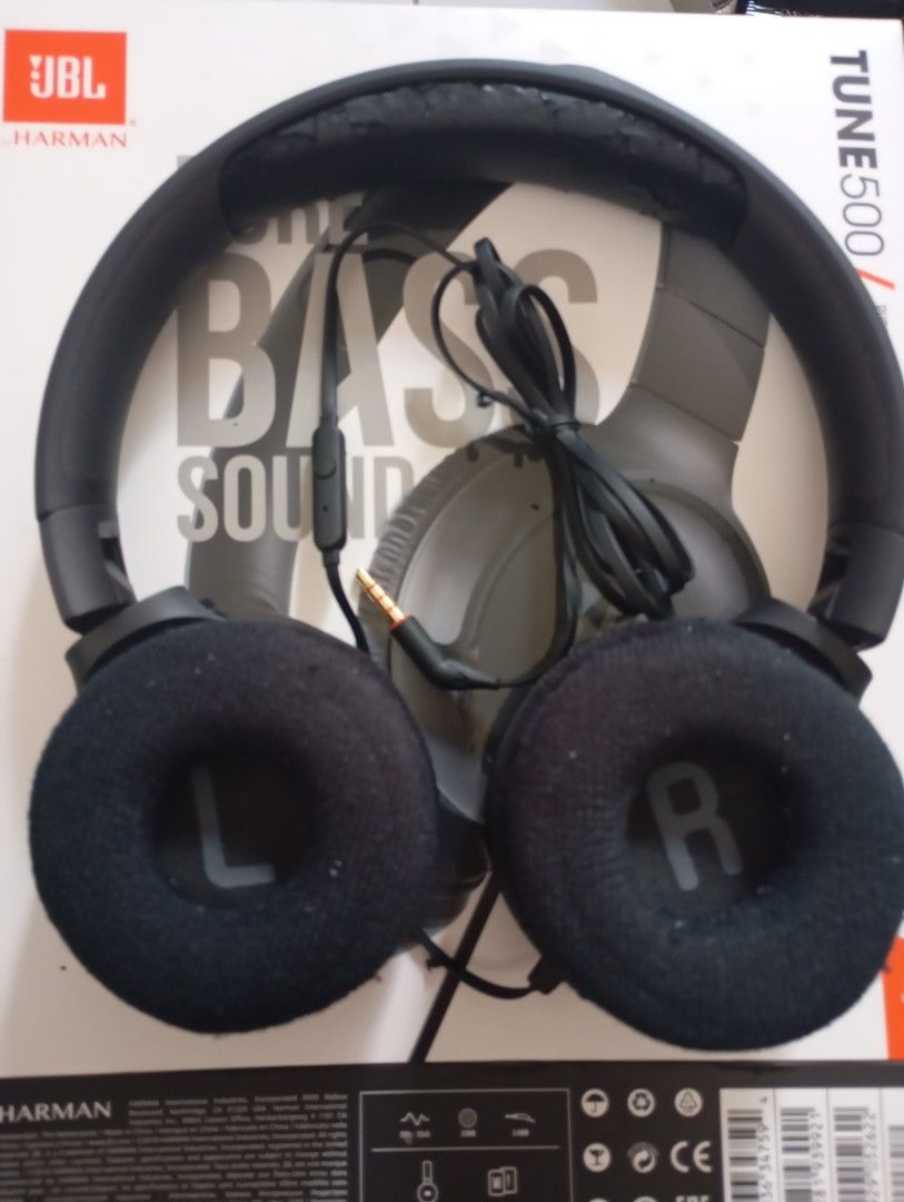 Jbl tune 500 bass (Category: Headphones & Headsets) located in Las Pinas. Submitted by quick_deals_great_finds2 (Listing ID 1465198047, Image 2). Description: Original good working condition Stocked condition.