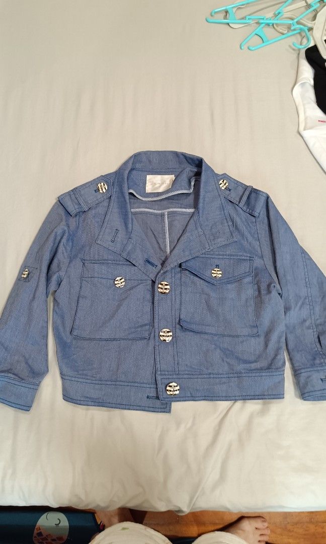 Jessi Soft denim jacket (Category: Coats, Jackets and Outerwear) located in Makati City. Submitted by jstreasuredfinds (Listing ID 1465208240, Image 1). Description: Washed and sanitized Best fit semi med-med.