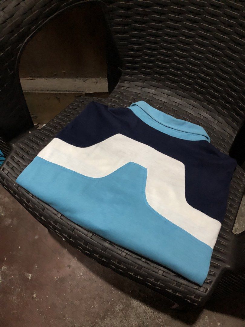 j.lindeberg Polo Shirt (Category: Activewear) located in Cagayan de Oro. Submitted by rosellersumod-ong (Listing ID 1465307761, Image 1). Description: Very good condition issue:Bleach Stain Size M 21/28 Cr9/10 Condition 9/10 Mine 1200.