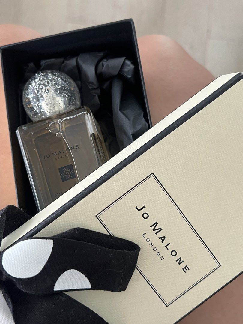 Jo Malone Midnight Musk & Amber (Category: Fragrance & Deodorants) located in Quezon City. Submitted by namasteing (Listing ID 1465249839, Image 1). Description: ✨ discontinued limited edition holiday scent from jo malone in december 2022 ✨ got this for 9900php in look MOA FREE SHIPPING via J&T NATIONWIDE 🫂.