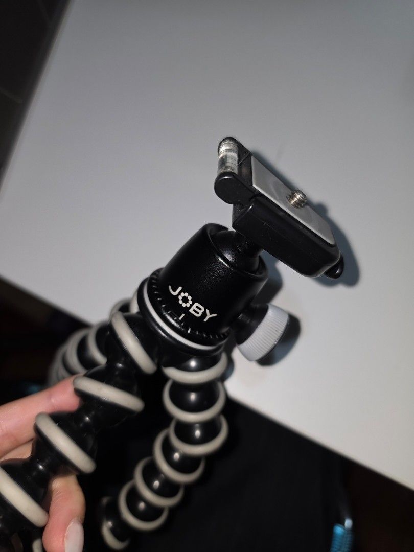 JOBY Tripod Gorilla Pod Adjustable with Box (Category: Tripods & Monopods) located in Pasig City. Submitted by clothesandthings_ (Listing ID 1465326431, Image 1). Description: .
