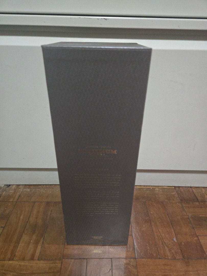 Johnnie Walker Platinum (Vintage batch) (Category: Other Food & Drinks) located in Manila. Submitted by cl1988 (Listing ID 1465293974, Image 3). Description: Johhnie Walker Platinum vintage batch 1st release Sealed Stored properly 09178024466 Makati.