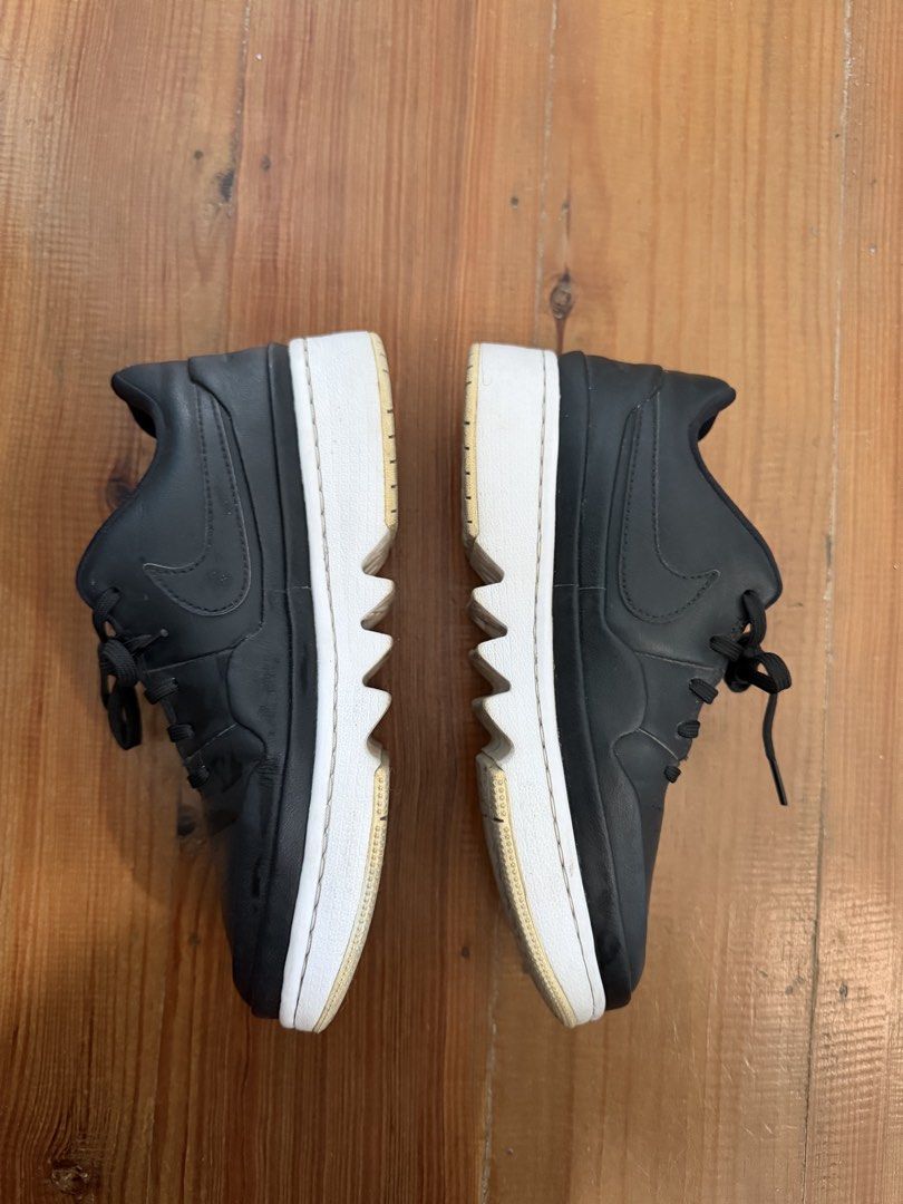 Jordan 1 Jester Low (Category: Sneakers) located in Baguio. Submitted by d_outhrifts_2600 (Listing ID 1465200286, Image 2). Description: Jordan 1 Jester Low Excellent Condition, naka anti crease nung ginagamit Size: 7.5 No box Rfs: ✈️.