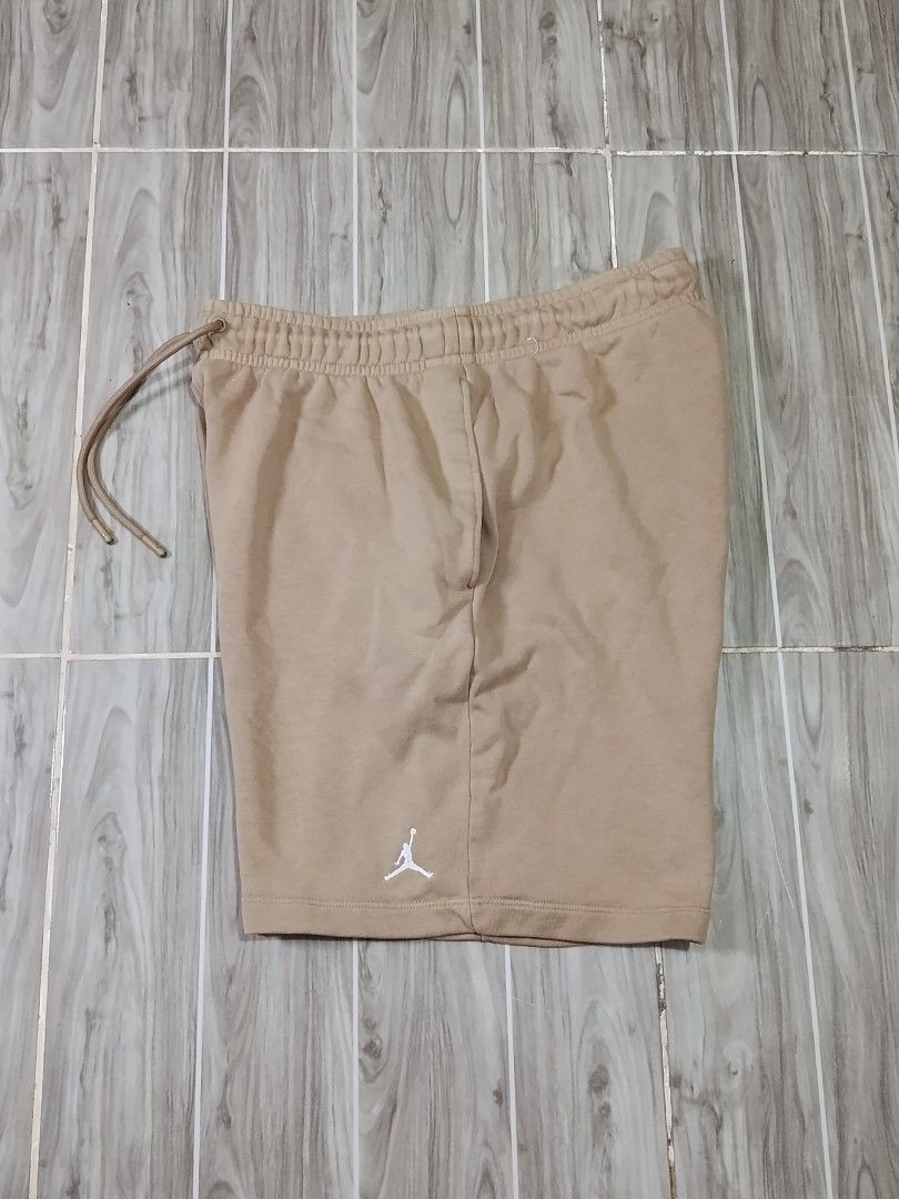 JORDAN BROOKLYN FLEECE SHORT (freeshipping) (Category: Shorts) located in Quezon City. Submitted by gyl-stop (Listing ID 1465318408, Image 3). Description: free shipping 30-35 x 18 excellent condi cr: 9.8/10 issue: none.