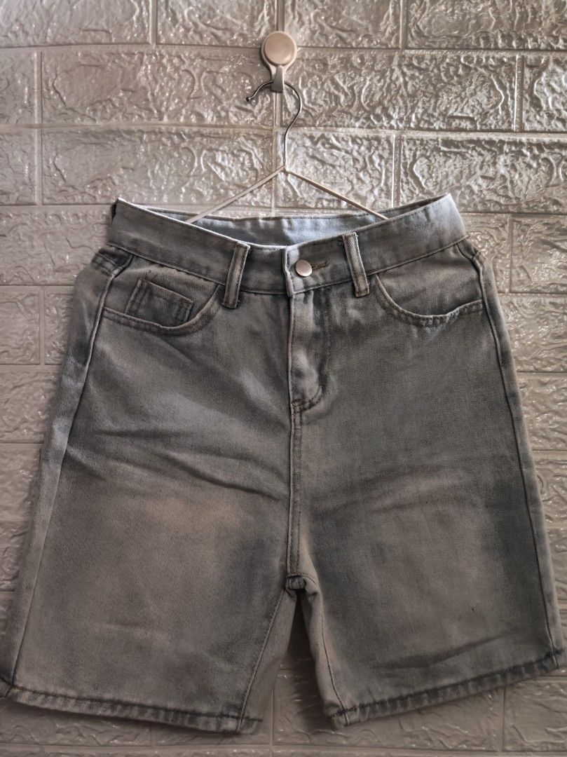 Jorts (Category: Shorts) located in Kalayaan. Submitted by meow_22_ (Listing ID 1465215204, Image 1). Description: Good conditions 26-27.