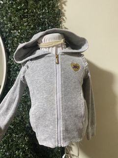 (Category: ) located in . Submitted by avathriftedcloset (Listing ID 1465335057, Image 1). Description: .
