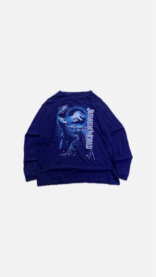 Jurassic Sweatshirt (Category: Tshirts & Polo Shirts ) located in Cavite. Submitted by thriftelsewear (Listing ID 1465215498, Image 1). Description: Jurassic Sweatshirt XL on tag 20” length 25” width good condi ₱350 +sf.