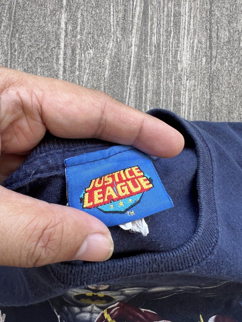 Justice League 2012 by DC comics (Category: Tshirts & Polo Shirts ) located in Buenavista. Submitted by sams.thrift (Listing ID 1465205272, Image 3). Description: Hairlines and minimal cracks issue medium dines on tag.