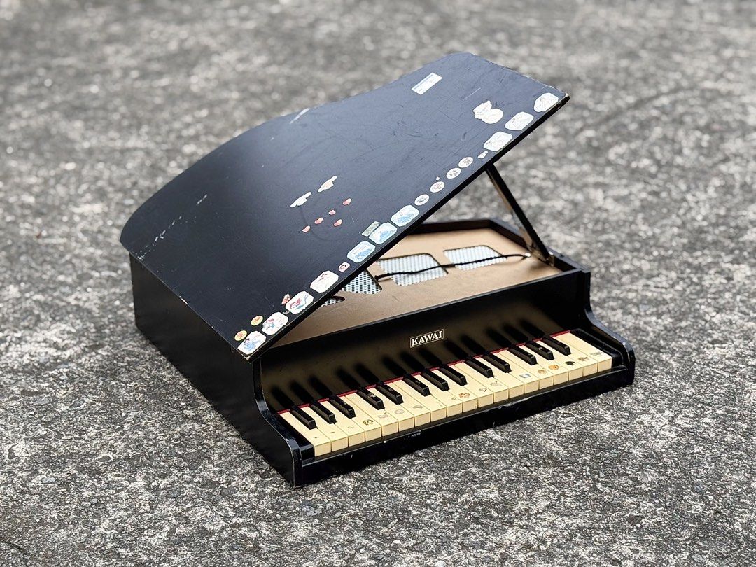 KAWAI Mini Grand Piano (Category: Vintage Collectibles) located in Bulacan. Submitted by rock_off.thriftshop.ph (Listing ID 1465257697, Image 1). Description: .