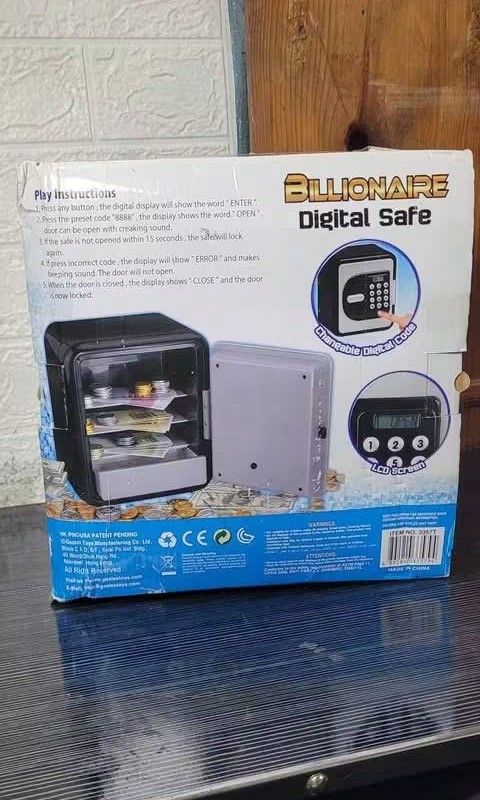 kids digital safe (Category: Kids Toys) located in Sablan. Submitted by gongonshelley12 (Listing ID 1465311780, Image 3). Description: CLEARANCE SALE..!! 180 only 370 PRICE KO DATI JAN KIDS DIGITAL SAFE KASYA ACTUAL MONEY NATIN PWEDENG MAGING SIMPLE VAULT WORKING PERFECTLY ISSUE: MAY KALAWANG SA LAGAYAN NG BATTERY.