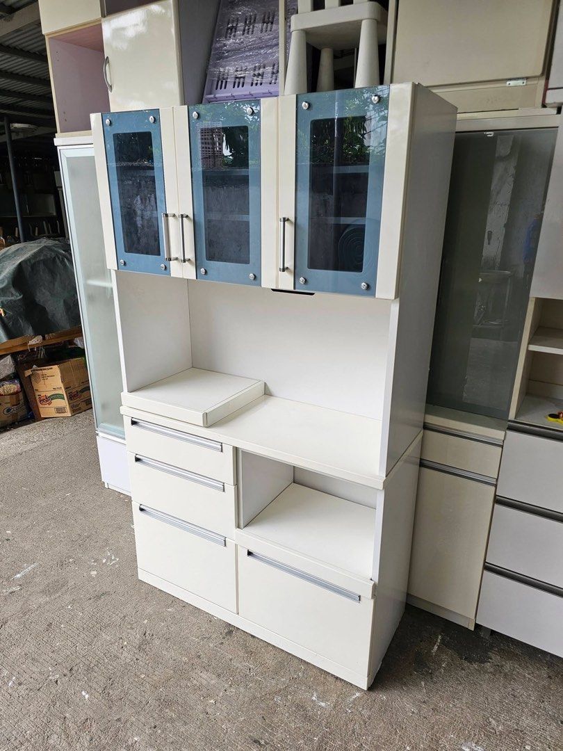 Kitchen Cabinet‼️ (Category: Shelves, Cabinets & Racks) located in Quezon City. Submitted by ledamadel (Listing ID 1465233661, Image 3). Description: Kitchen Cabinet‼️₱9,800‼️ ✔️L-41.5 H-71 W-16.5 inches 📐 ✔️3 Doors,4 Shelfs & 6 Drawers 🗄 ✔️Socket Ready 🔌 ✔️Laminated 🔖 ✔️Compress & Mdf Back 🪵 ✔Scratches As-is! 👌 Location: 40 Aplaya St Napocor Vill. Tandang Sora Quezon City. For inquiry please Pm us or Call. 09066885859 Please like our page 