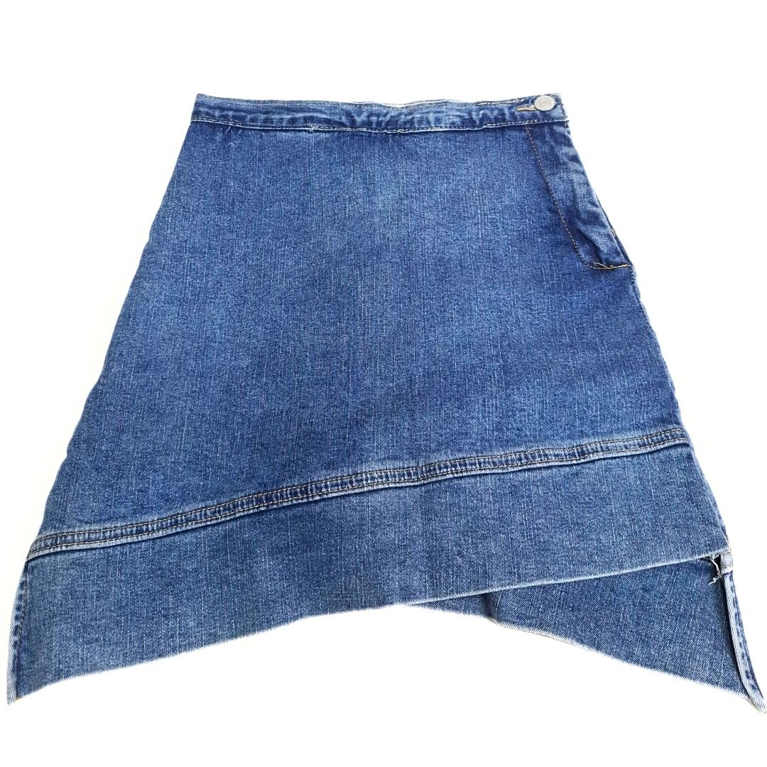 KIYOMI skort (Category: Skirts) located in Baguio. Submitted by a.ugustt (Listing ID 1465281878, Image 1). Description: 24-25 | L: 17" hard denim | blue not stretchable | high-waisted.