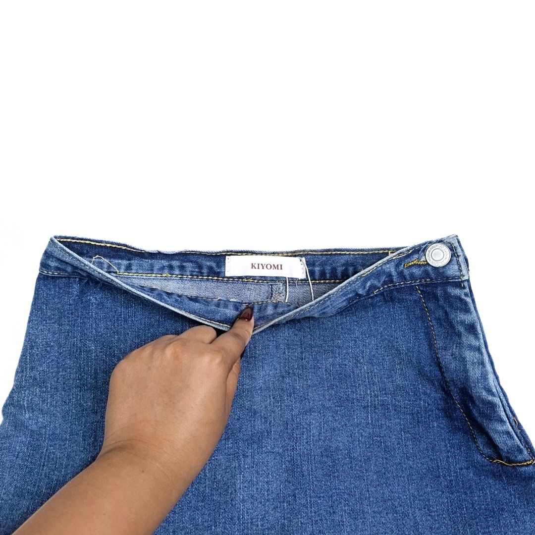 KIYOMI skort (Category: Skirts) located in Baguio. Submitted by a.ugustt (Listing ID 1465281878, Image 2). Description: 24-25 | L: 17" hard denim | blue not stretchable | high-waisted.
