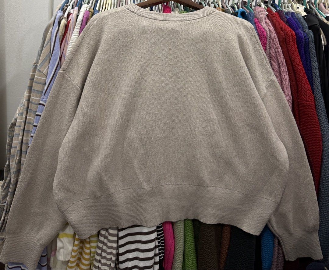 Knit Basic Premium Classical Elf (Category: Longsleeves) located in Shah Alam. Submitted by knitting.meow (Listing ID 1465374613, Image 3). Description: P28 L21/23 Kain basic sejuk lg best dr gw.