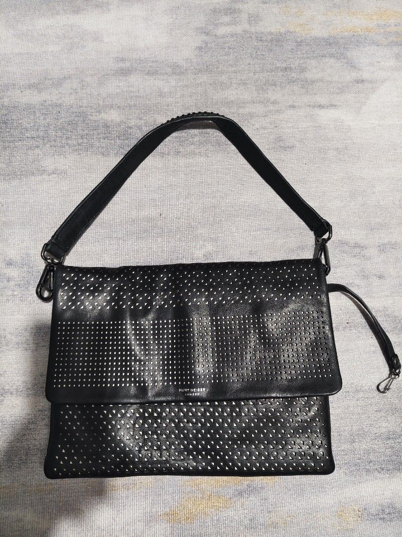 Kurt Geiger London leather shoulder bag (Category: Shoulder Bags) located in Baguio. Submitted by igorotak.111.taraki.com (Listing ID 1465292985, Image 1). Description: FS Kurt Geiger London leather shoulder bag .vgood condi no issues ganda nito ♥️.